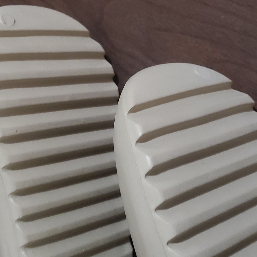 Cream Foam Textured Sandals shower shoes with Slingback - Picture 5 of 8